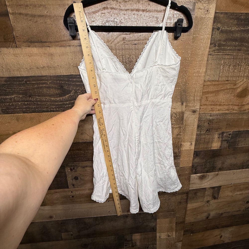 NEW Hello Molly White Mini Dress Scalloped Lace Trim V Neck Sleeveless Size S - Picture 8 of 9